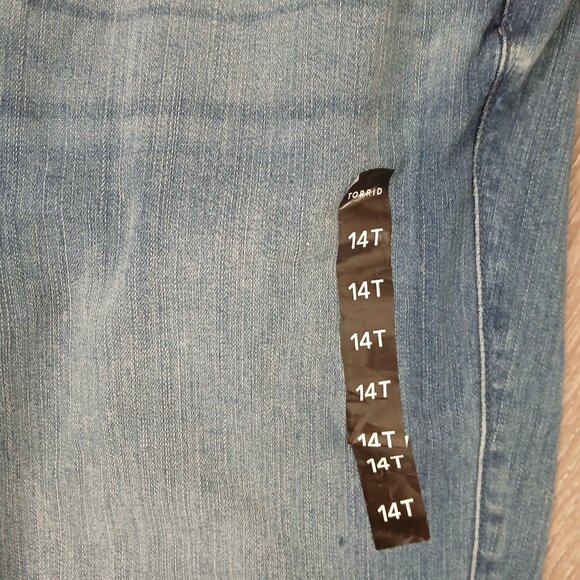 Torrid Feel the Fit Jeans Bombshell Flare Wide Premium Stretch Med Wash  14 Tall - Picture 4 of 6